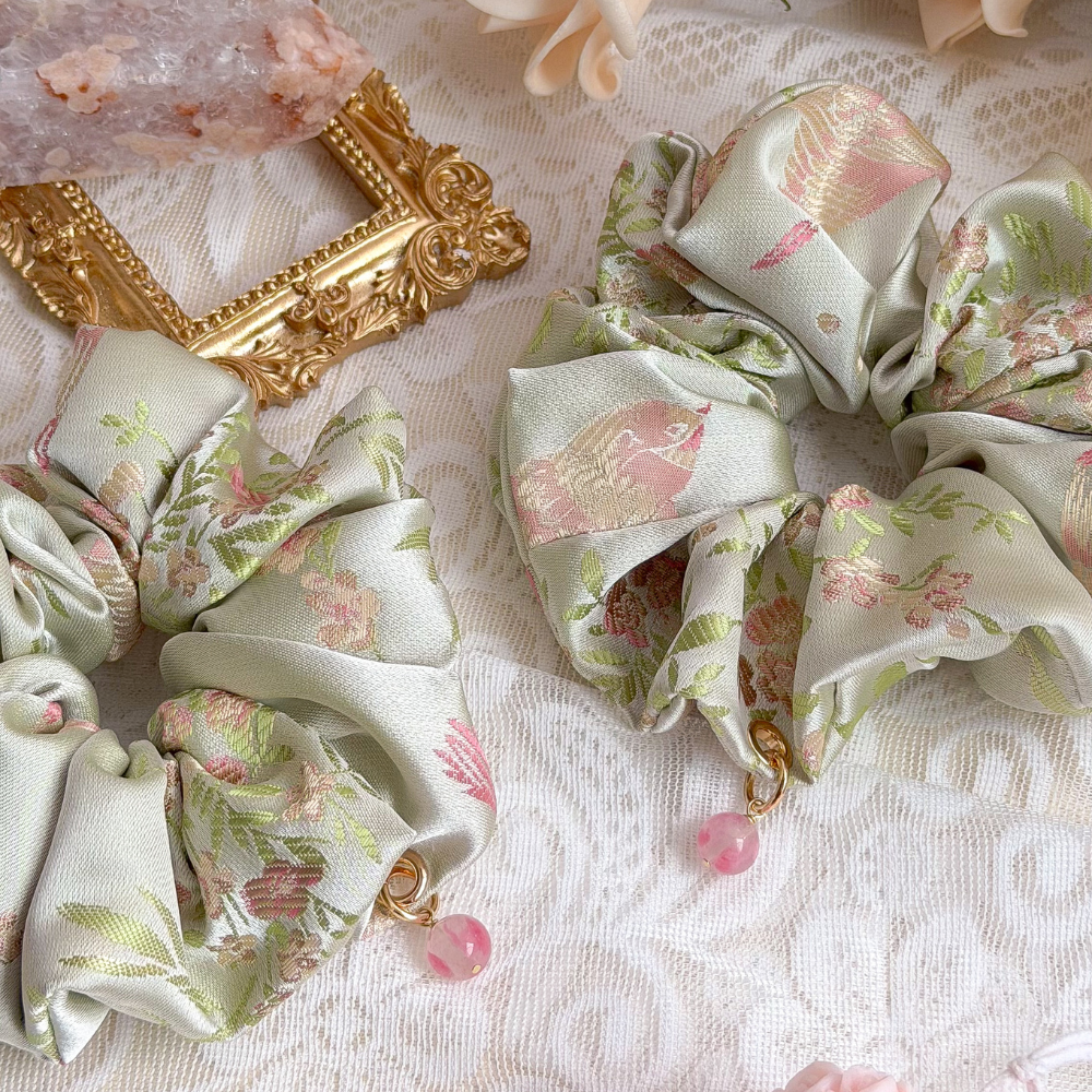 喜上眉樉・Xǐ Shàng Méi Shuǎng Scrunchie
