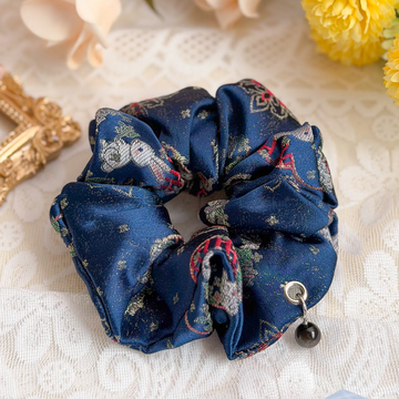 星河兔兔・Xīng Hé Tù Tu Scrunchie