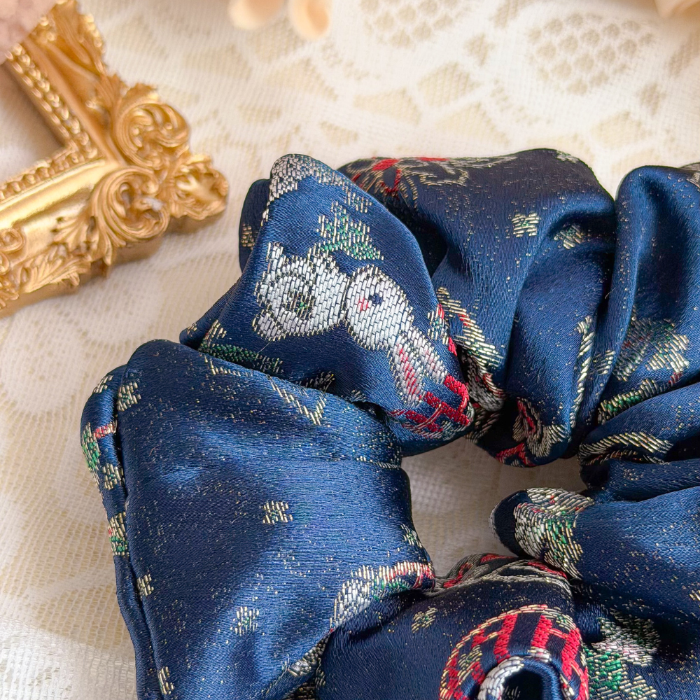 星河兔兔・Xīng Hé Tù Tu Scrunchie